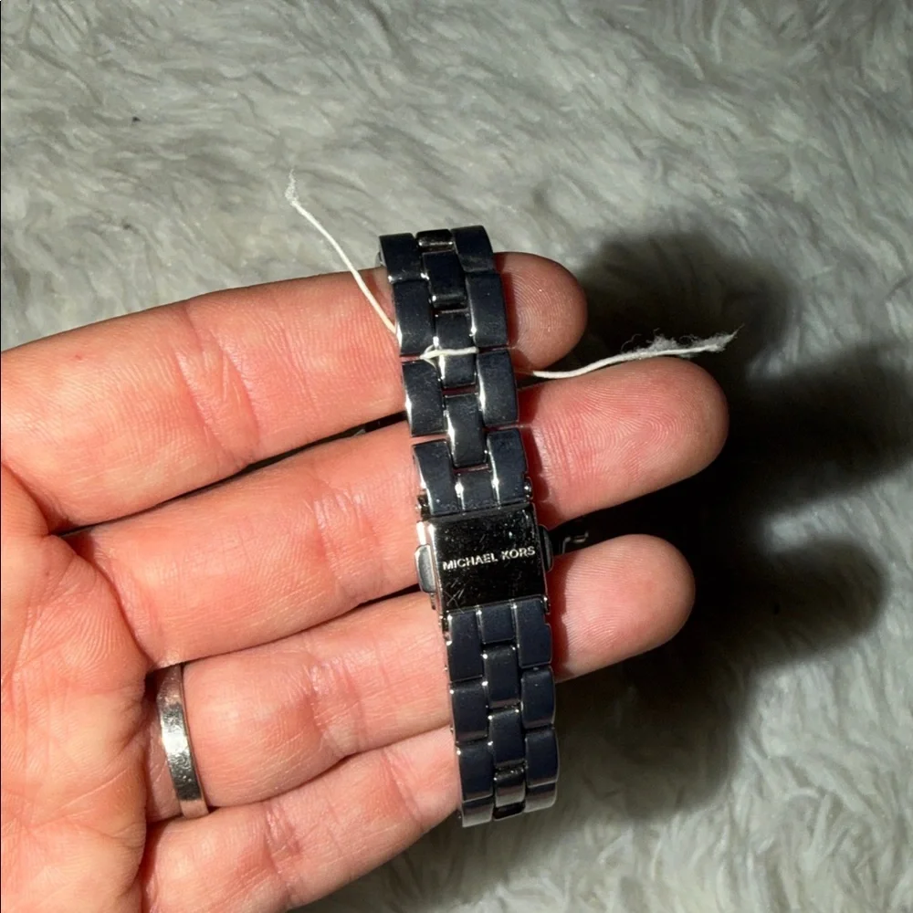 Michael Kors Metallic Silver Timepiece - Picture 3 of 4